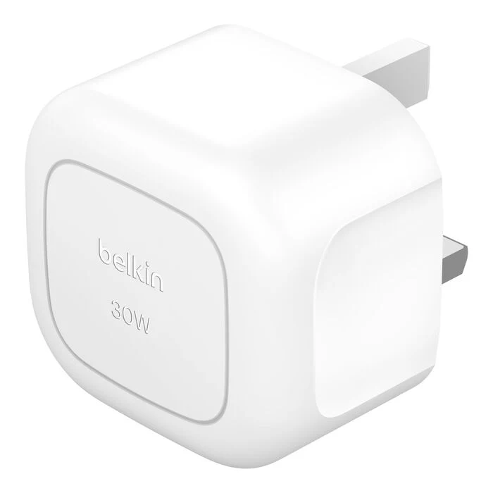 شاحن حائط Belkin BoostCharge بقدرة 30 واط بمنفذ USB-C وتقنية PPS - أبيض