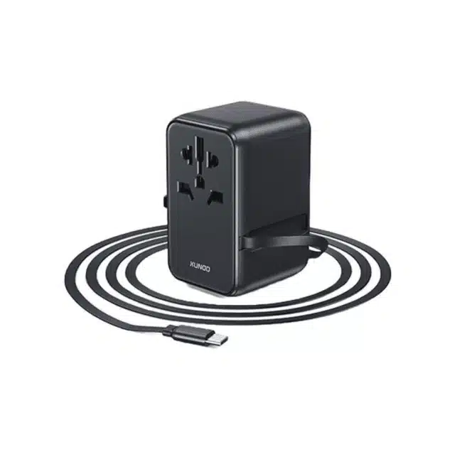 محول السفر العالمي XUNDD بقدرة 35 وات GaN بأربعة منافذ مع كابل USB-C مدمج (XDCH-089) أسود