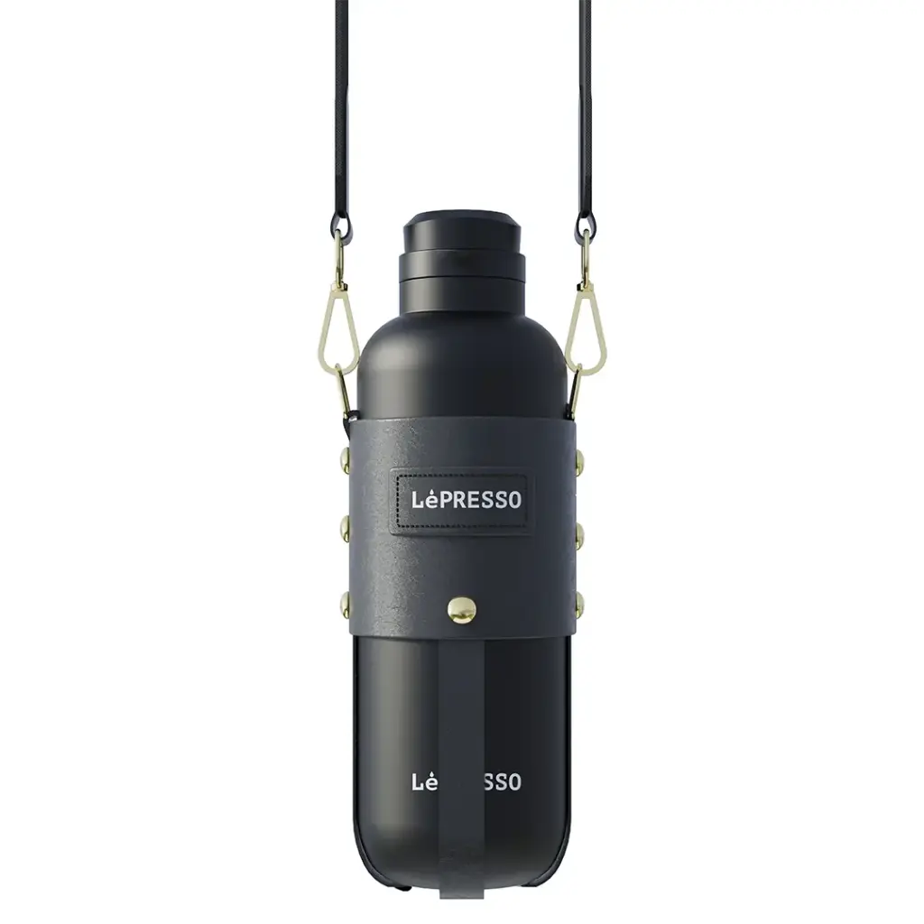 قارورة حرارية LePresso ThermaTrail مع حزام كتف بسعة 650 مل – أسود